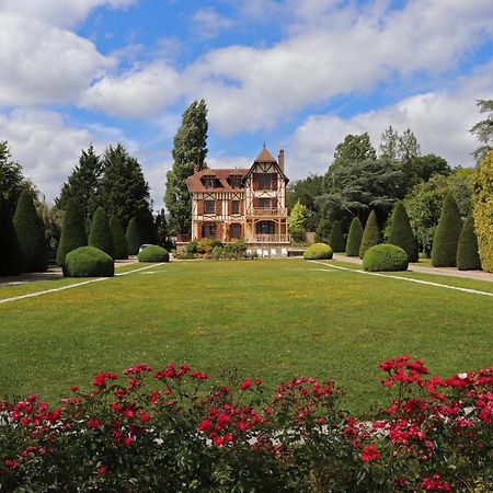 Bed and Breakfast Domaine Des Thomins Cisai-Saint-Aubin Exterior foto