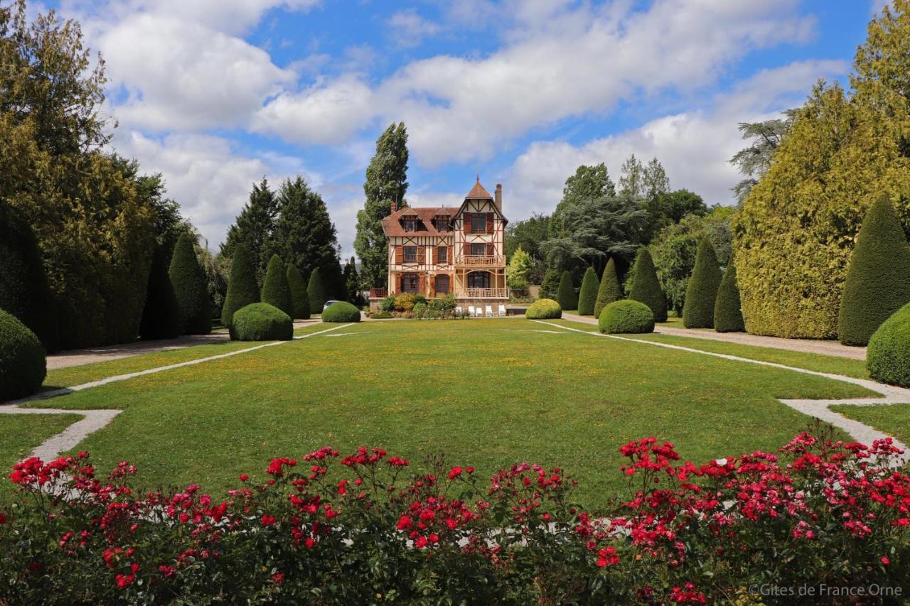Bed and Breakfast Domaine Des Thomins Cisai-Saint-Aubin Exterior foto