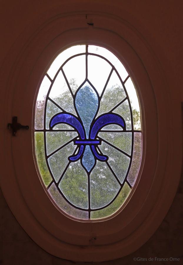 Bed and Breakfast Domaine Des Thomins Cisai-Saint-Aubin Exterior foto