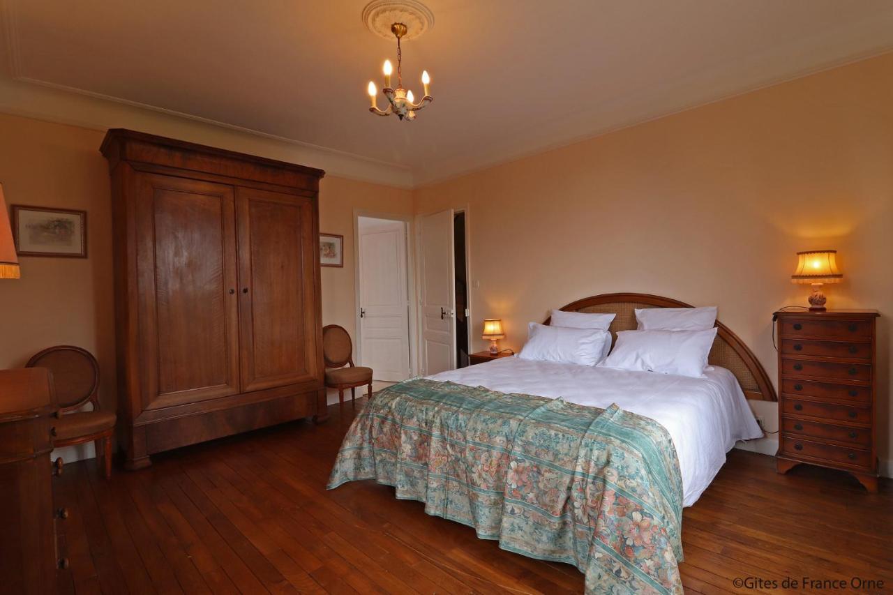 Bed and Breakfast Domaine Des Thomins Cisai-Saint-Aubin Exterior foto