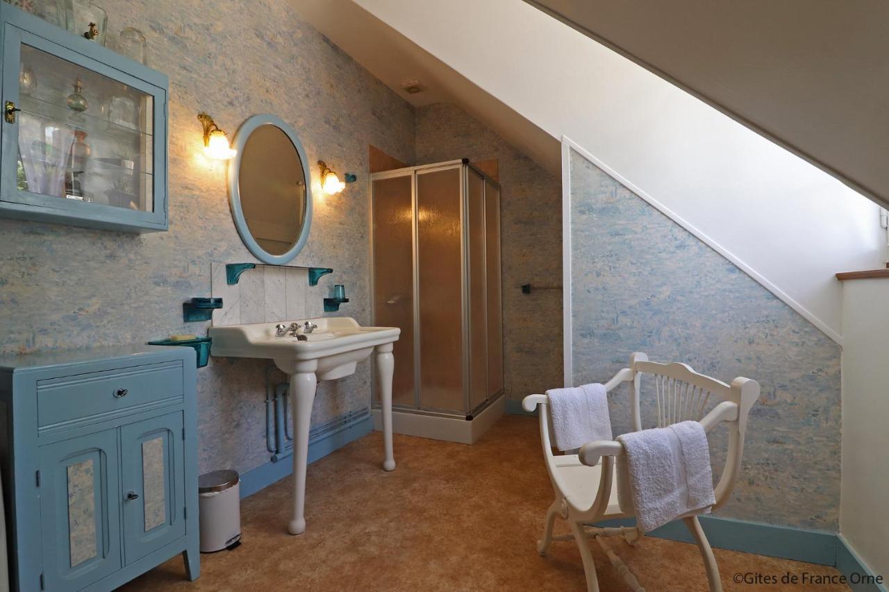 Bed and Breakfast Domaine Des Thomins Cisai-Saint-Aubin Exterior foto