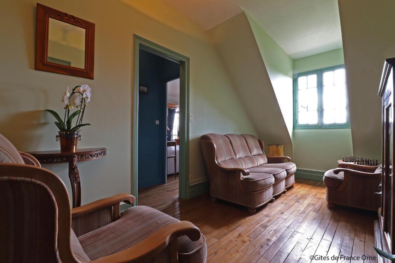 Bed and Breakfast Domaine Des Thomins Cisai-Saint-Aubin Exterior foto